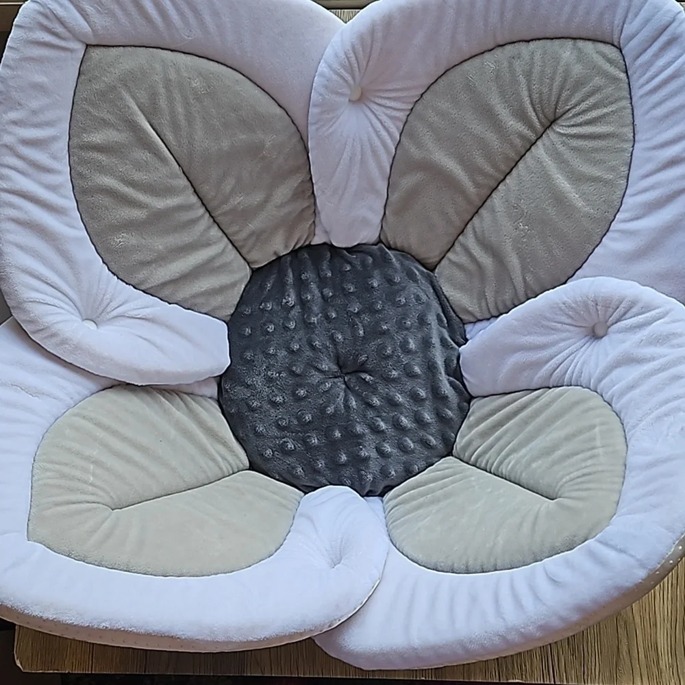 Blooming Bath Lotus Lilac Gray